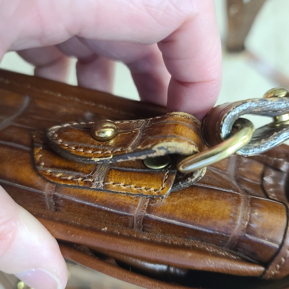 Vintage Dooney & Burke Bayou Collection Croc-Embossed Leather Crossbody Bag - Picture 10 of 14